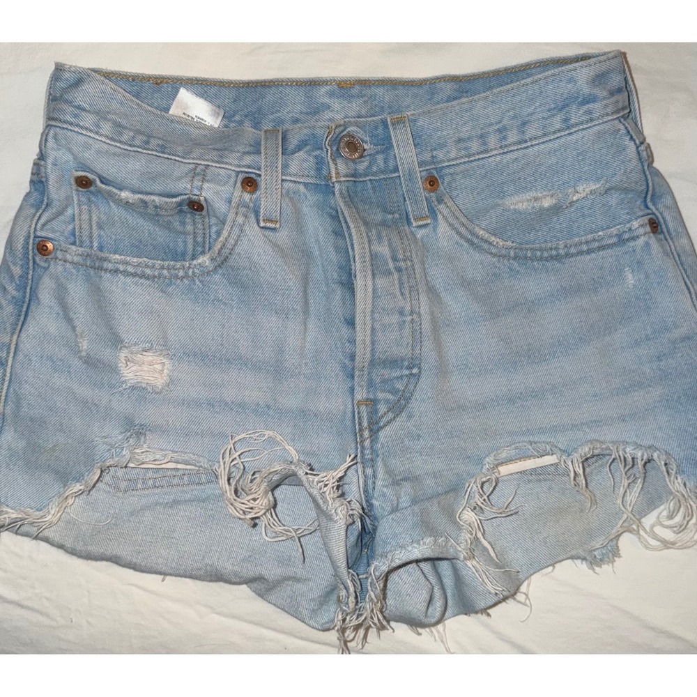 Levis 501 Original Cut Off Denim‎ Shorts Light Wash Distressed Button Fly Womens